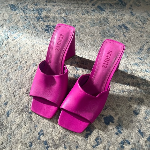 NEW Schutz Nappa Leather Heel Sandal in very pink size 7 - Picture 2 of 5